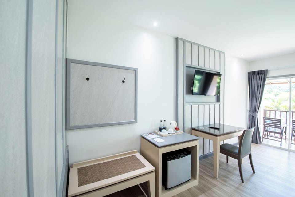 Deluxe Garden Wing A | Minibar, in-room safe, desk, free WiFi