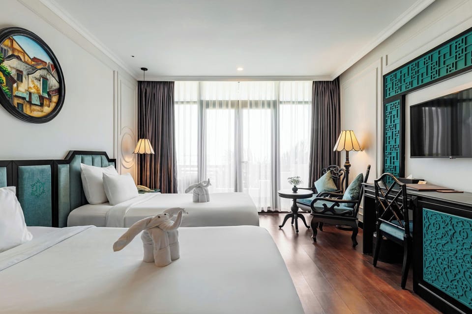 Executive Room, 2 Twin Beds, Balcony (Rice Field View) | Minibar, in-room safe, desk, laptop workspace