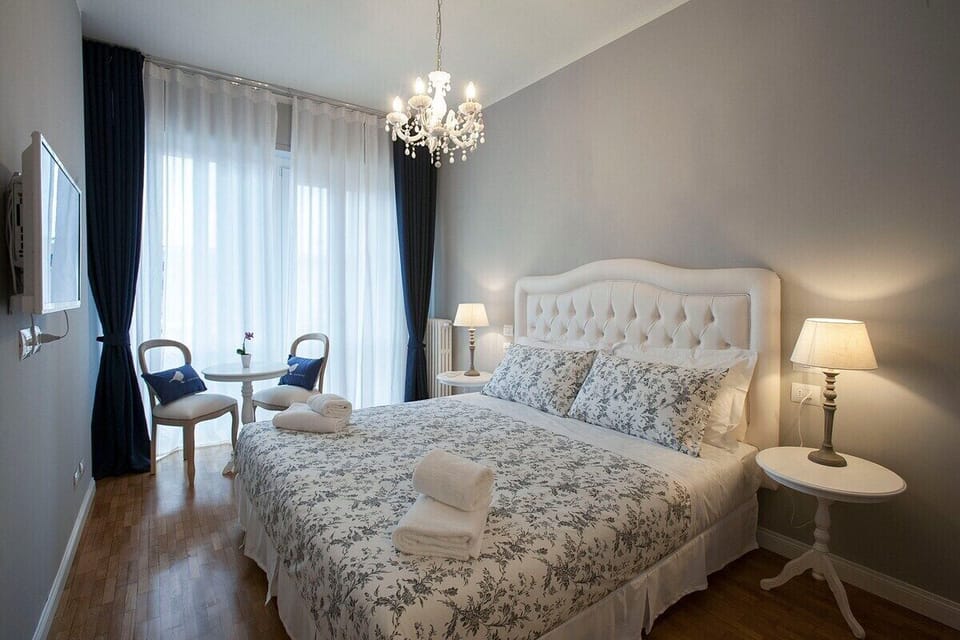 Double Room, Private Bathroom | Desk, free WiFi, bed sheets