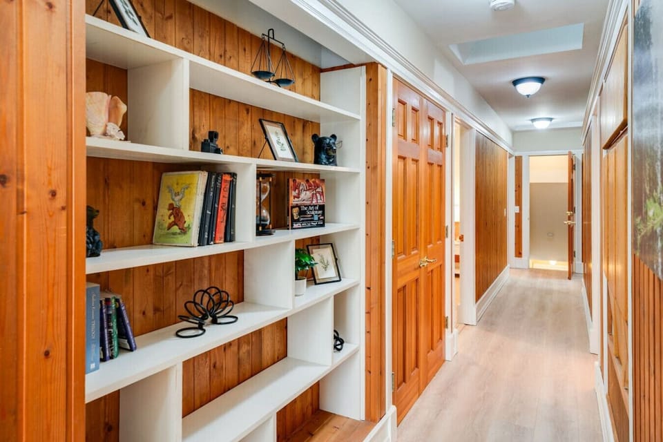 No details left untouched...even in the hallways!