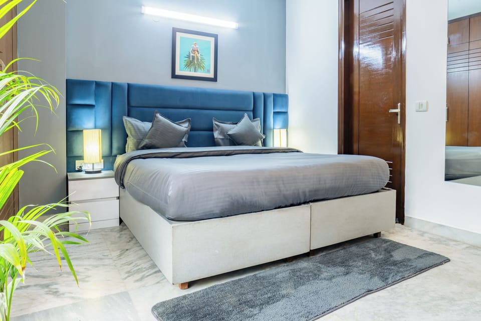 Studio, City View | In-room safe, desk, laptop workspace, blackout drapes