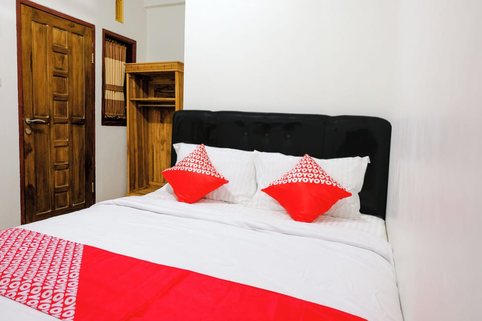 Deluxe Double Room | Desk, free WiFi, bed sheets
