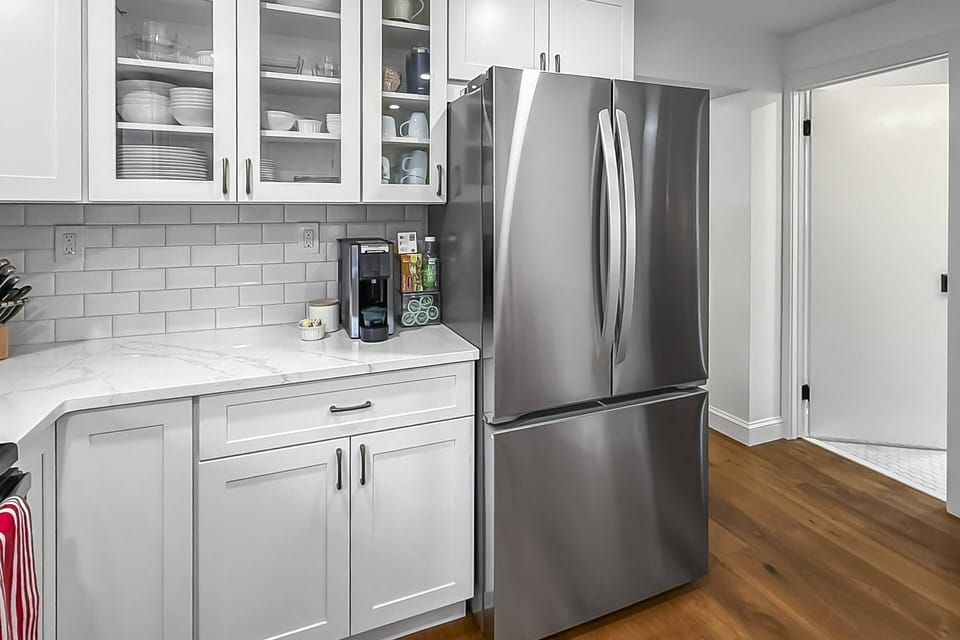 Cook, sip, and savor—this fully equipped, newly renovated kitchen has it all.