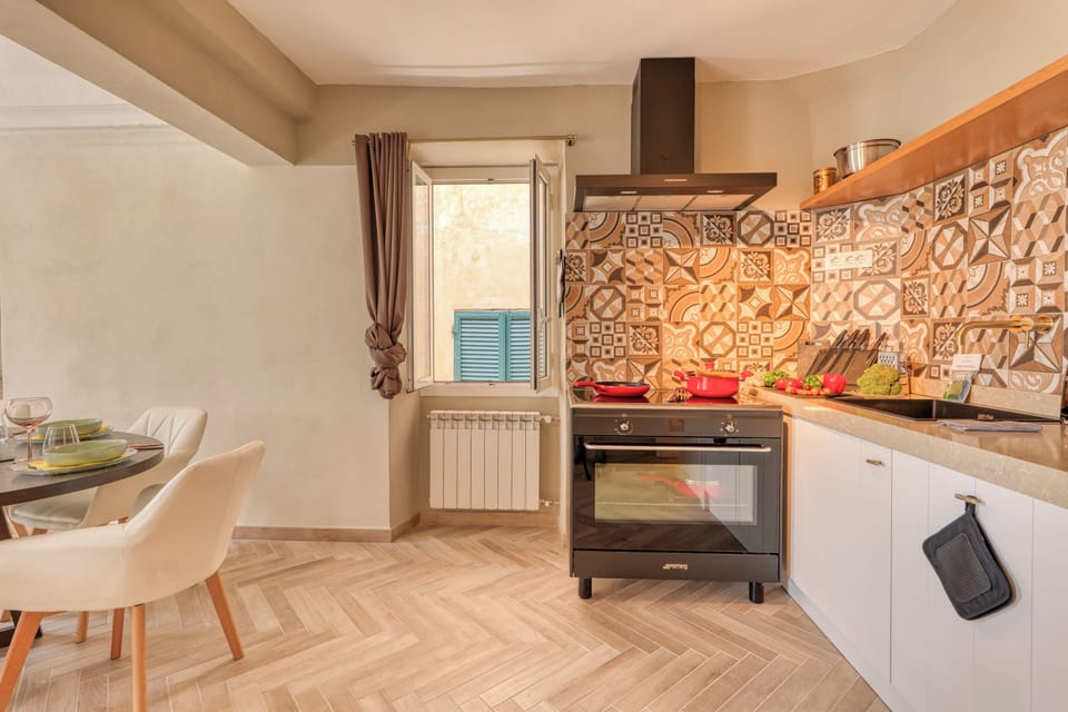 Honeymoon Apartment, 3 Bedrooms (Boutique Apartment Casa Del Giudice) | Private kitchen
