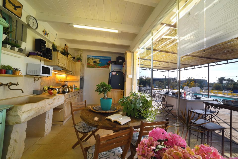 Family Villa, 5 Bedrooms, Terrace (Masseria Santu Lasi) | Dining