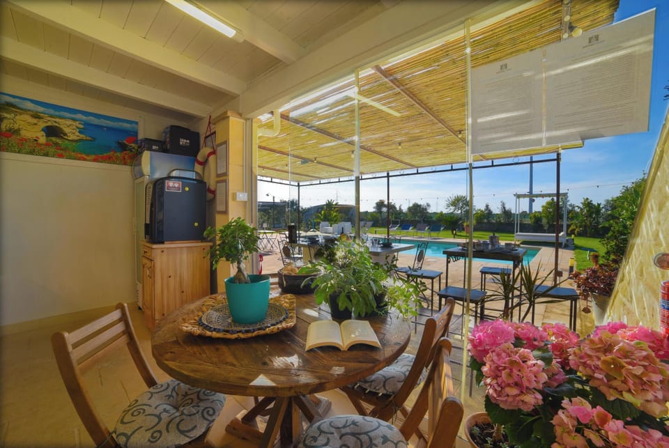 Family Villa, 5 Bedrooms, Terrace (Masseria Santu Lasi) | Outdoor dining