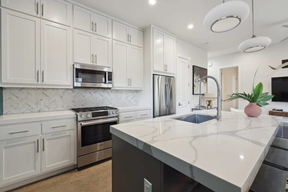 Open Concept Chef's  Kitchen | First Floor | Fully Equipped | Gas Range | Bar Seating
