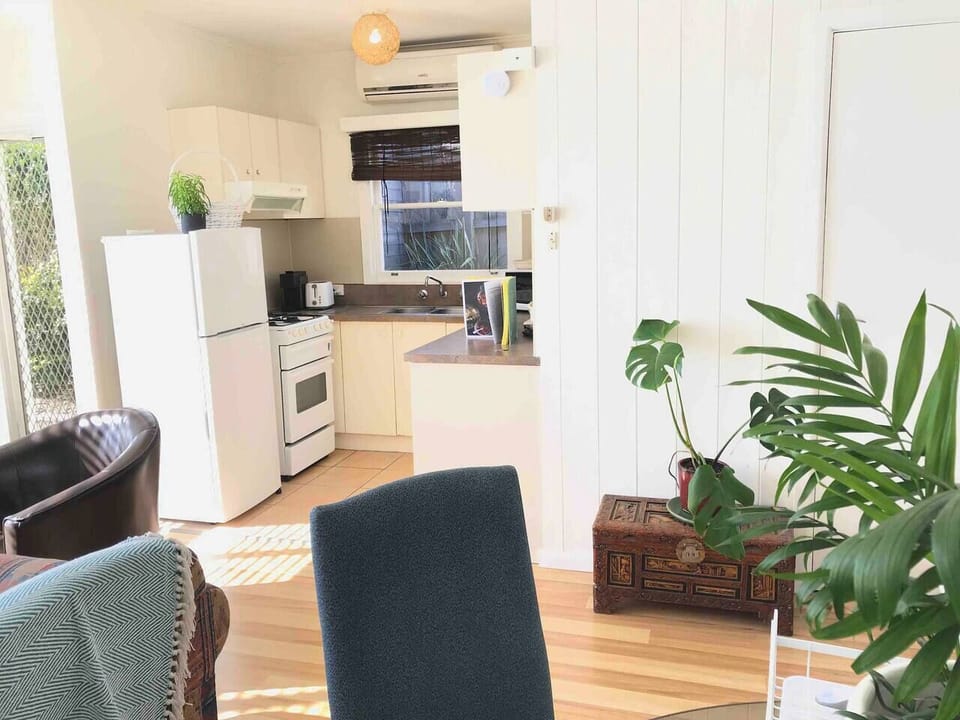 light and bright kitchen 