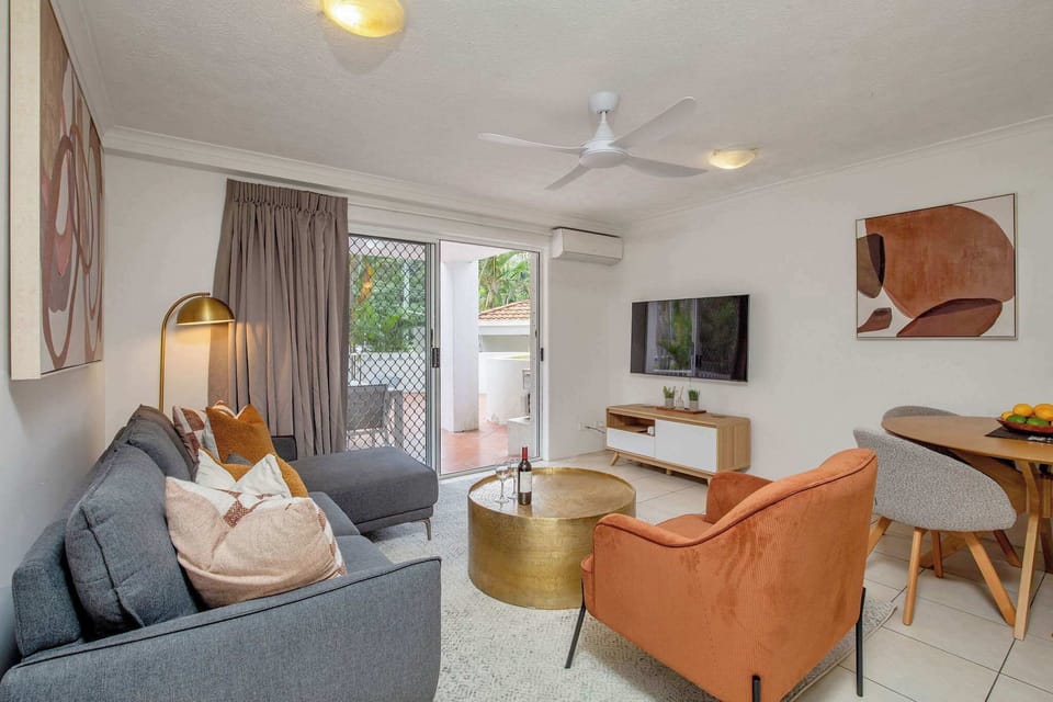 Living room comes with reverse cycle air-conditioning and ceiling fan