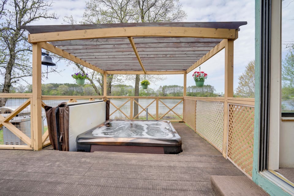 Hot Tub | Water Front