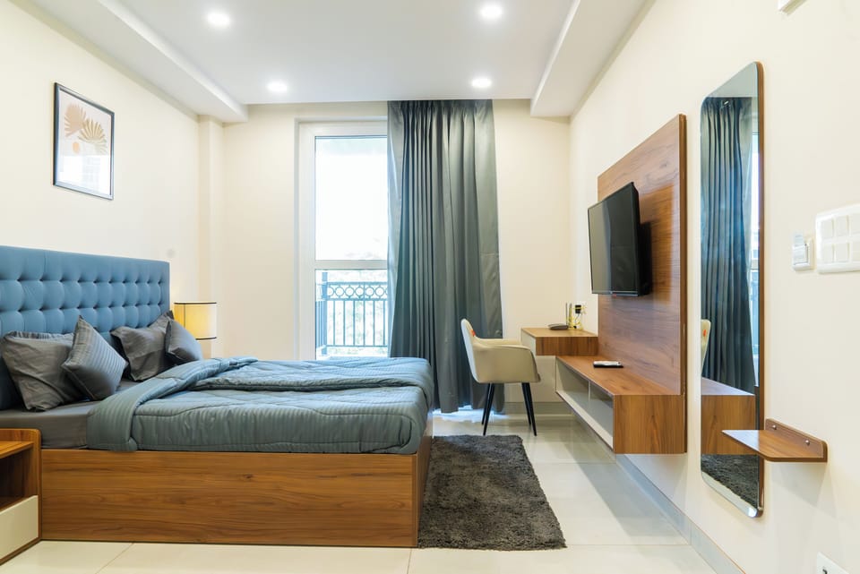 Studio, City View | In-room safe, desk, laptop workspace, blackout drapes