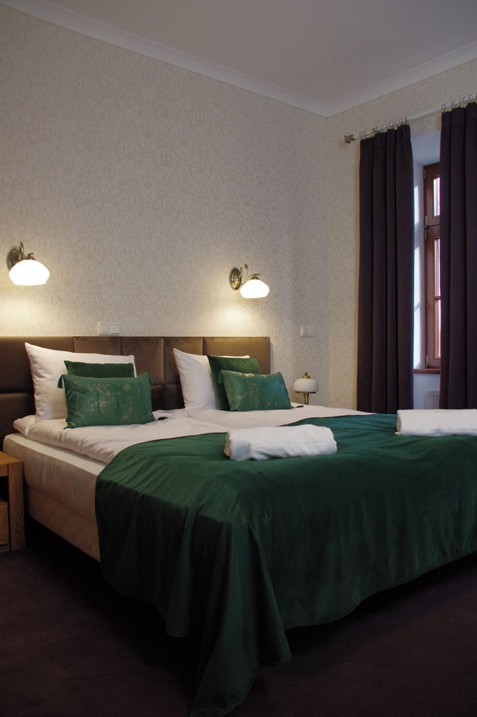 Comfort Double Room, Park View | Blackout drapes, soundproofing, iron/ironing board