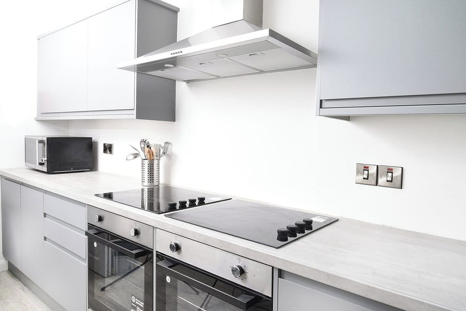 Fridge, microwave, oven, cookware/dishes/utensils