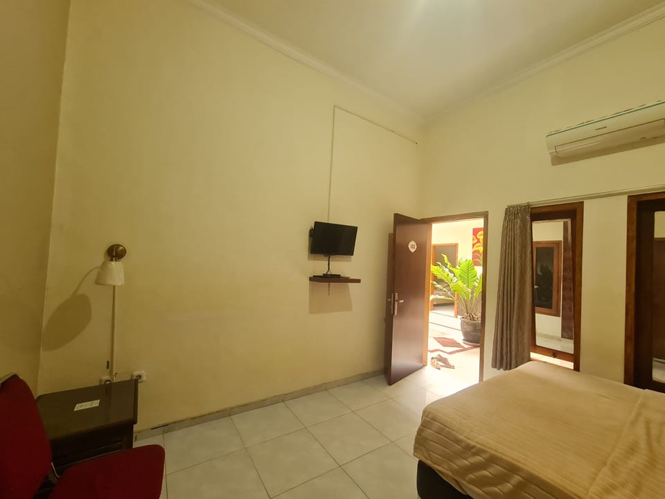 Standard Double Room | Free WiFi, bed sheets