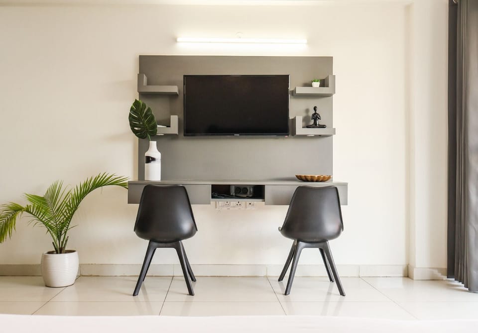 Studio, City View | Living area