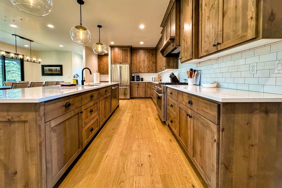 From the top-of-the-line appliances to the wide array of cookware, this kitchen has everything you'll need to whip up meals for the whole group.
