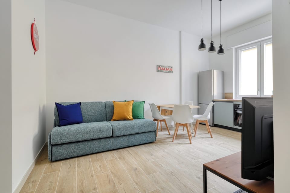 Apartment, 2 Bedrooms, 2 Bathrooms | Living area | 32-inch LED TV with digital channels