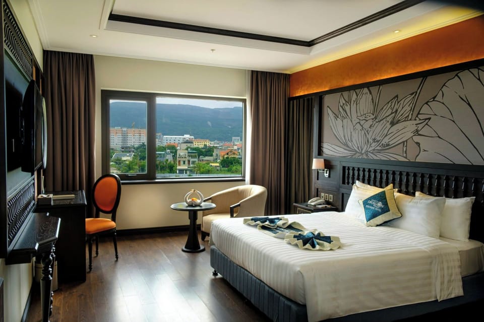 Deluxe Double Room Single Use | Living area