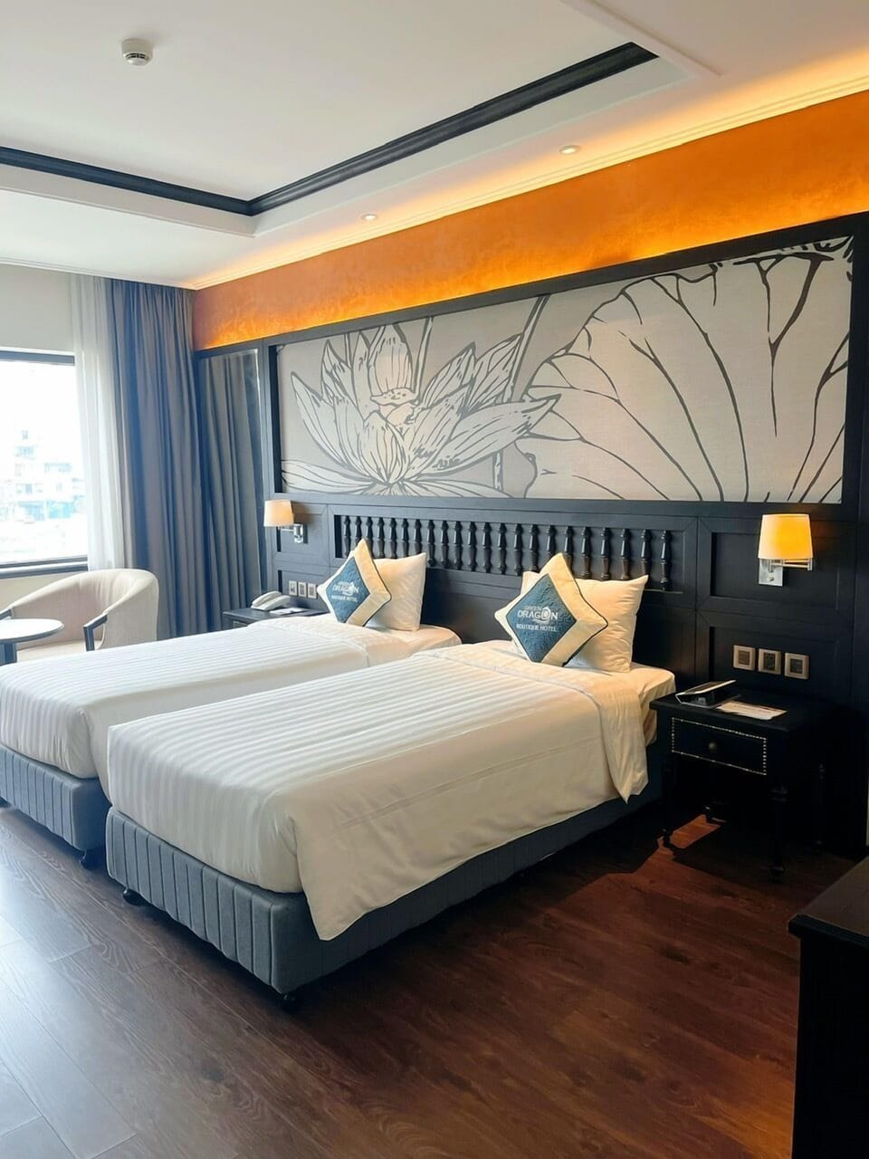 Deluxe Twin Room | In-room safe, blackout drapes, iron/ironing board, free WiFi