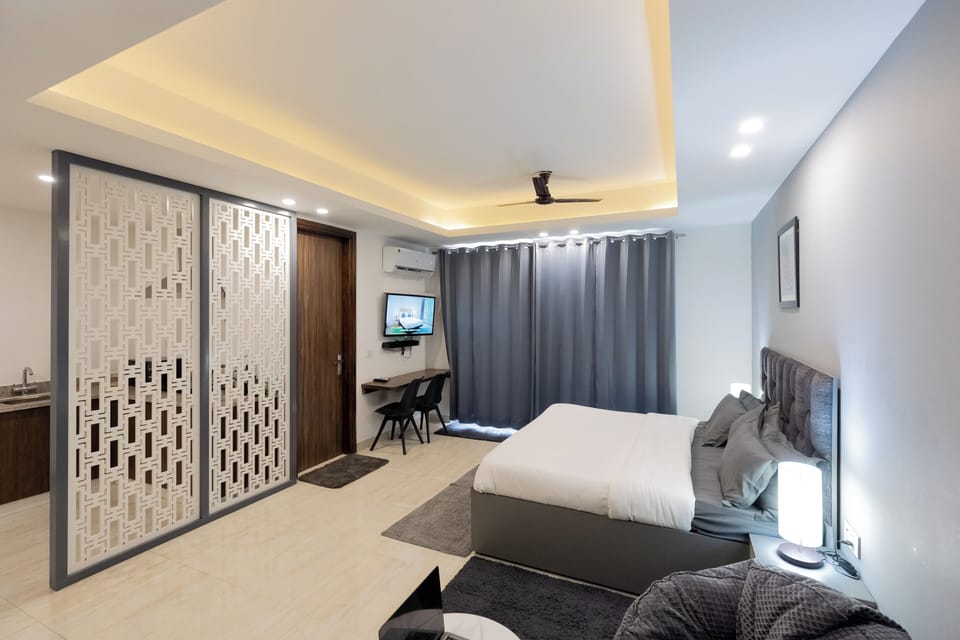 Studio, City View | In-room safe, desk, laptop workspace, blackout drapes