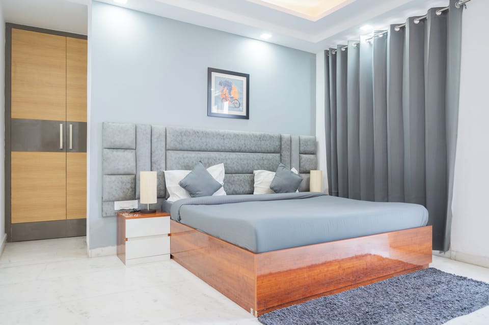 Studio, City View | In-room safe, desk, laptop workspace, blackout drapes