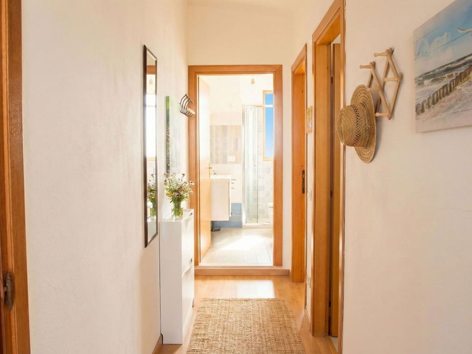 Flooring, Wall, Floor, Wood, Interior Design, Wood Flooring, Door, Lighting, Room, Ceiling