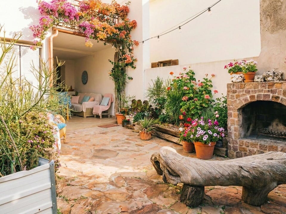 Flowerpot, Furniture, Houseplant, Chair, Garden, Outdoor Furniture, Backyard, Balcony, Courtyard