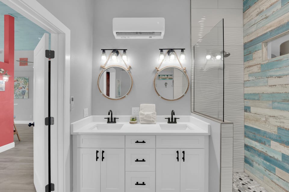 Double vanity at Avenida Retreat
