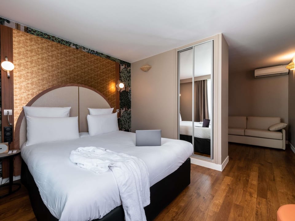 Standard Room, Multiple Beds | Premium bedding, free minibar, in-room safe, desk