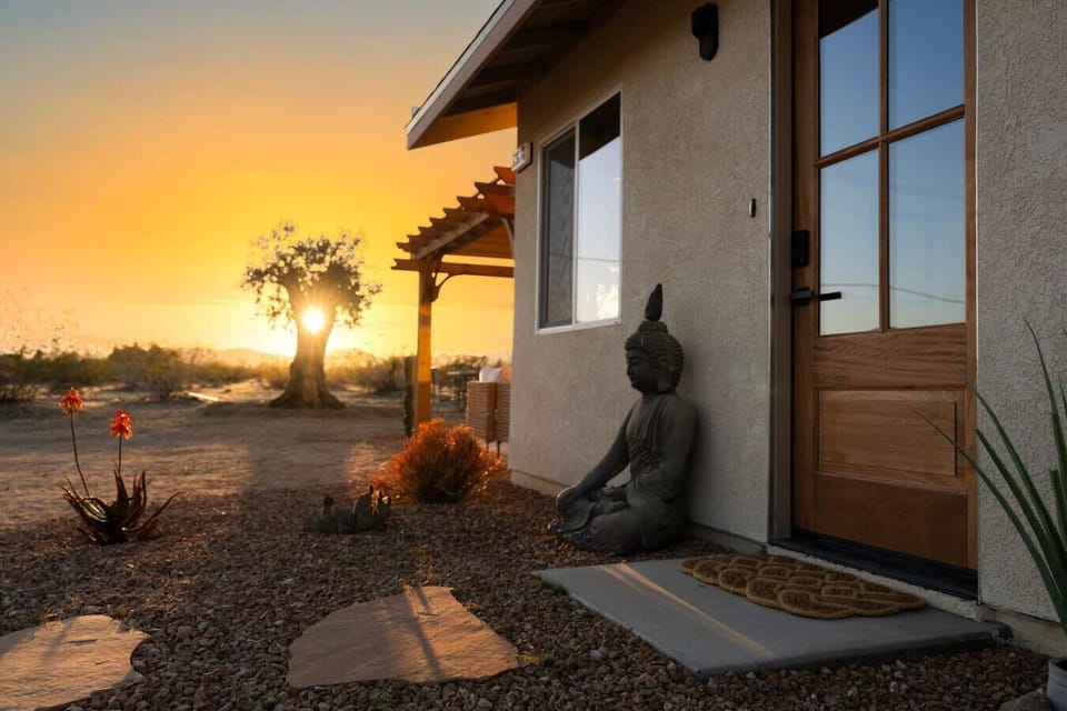 Golden sunsets, outdoor lounging, and BBQ dinners with your people.