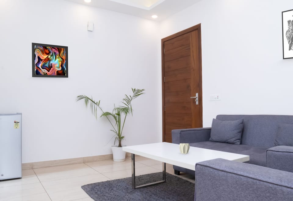 Studio, City View | In-room safe, desk, laptop workspace, blackout drapes