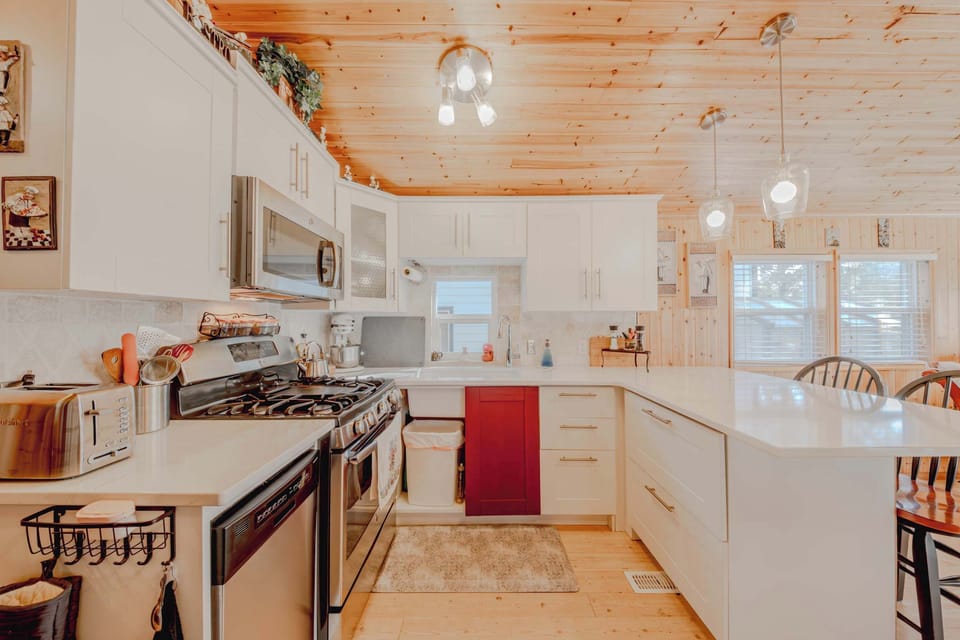 Prepare your favorite meals in the full kitchen 