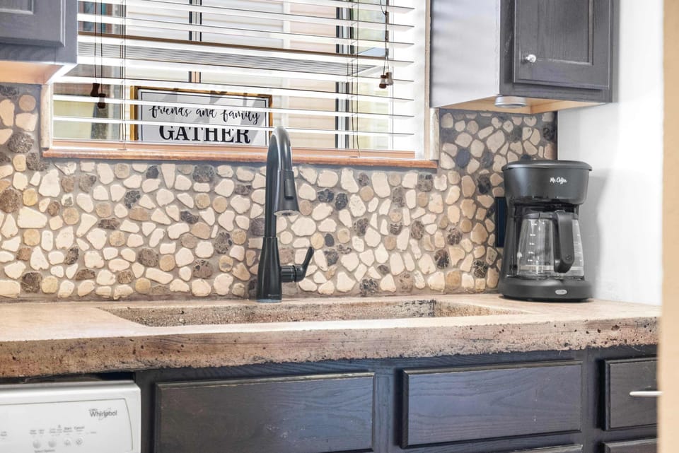 Full kitchen