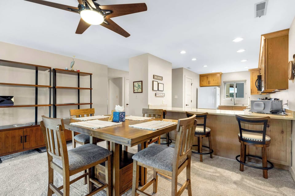 Dining table with seating for 4 