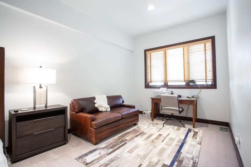 Condo, 2 Bedrooms | Interior