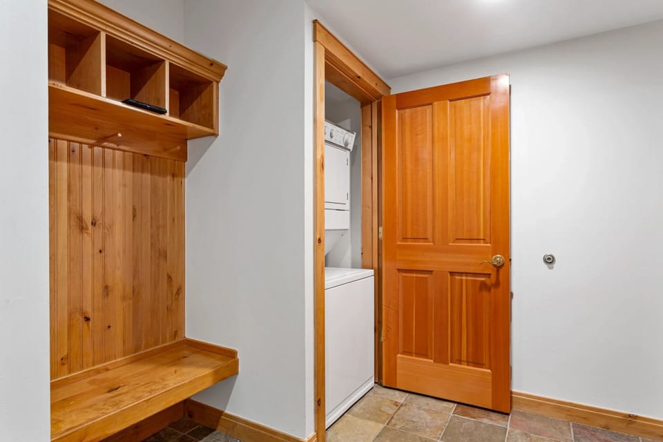 Condo, 1 Bedroom | Interior