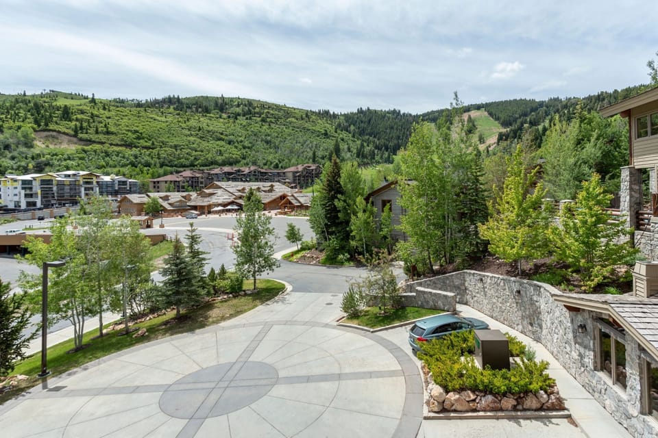 Condo, 2 Bedrooms | Parking