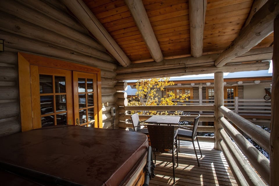 Condo, 2 Bedrooms | Outdoor dining