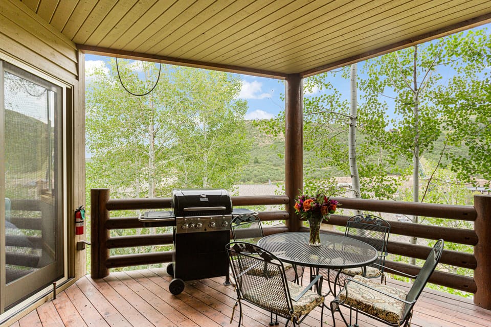 Condo, 2 Bedrooms | Outdoor dining