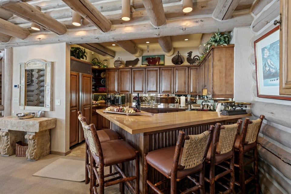Condo, 3 Bedrooms | Dining