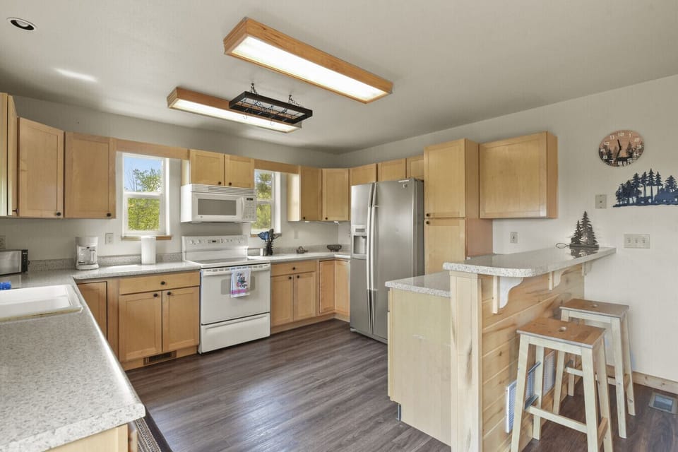 Kitchen with ample space to prepare your family meals