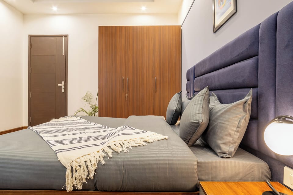 Studio, City View | In-room safe, desk, laptop workspace, blackout drapes