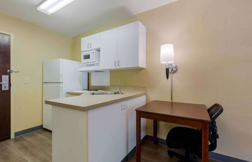 Desk, iron/ironing board, free WiFi