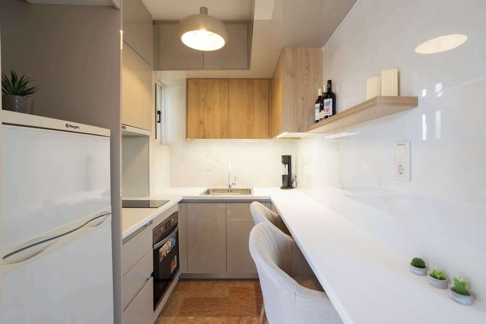 Stylish and compact kitchen with everything you need.