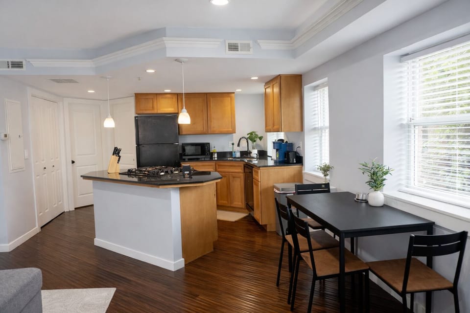 Small but fully equipped—everything you need to cook, dine, and feel right at home.