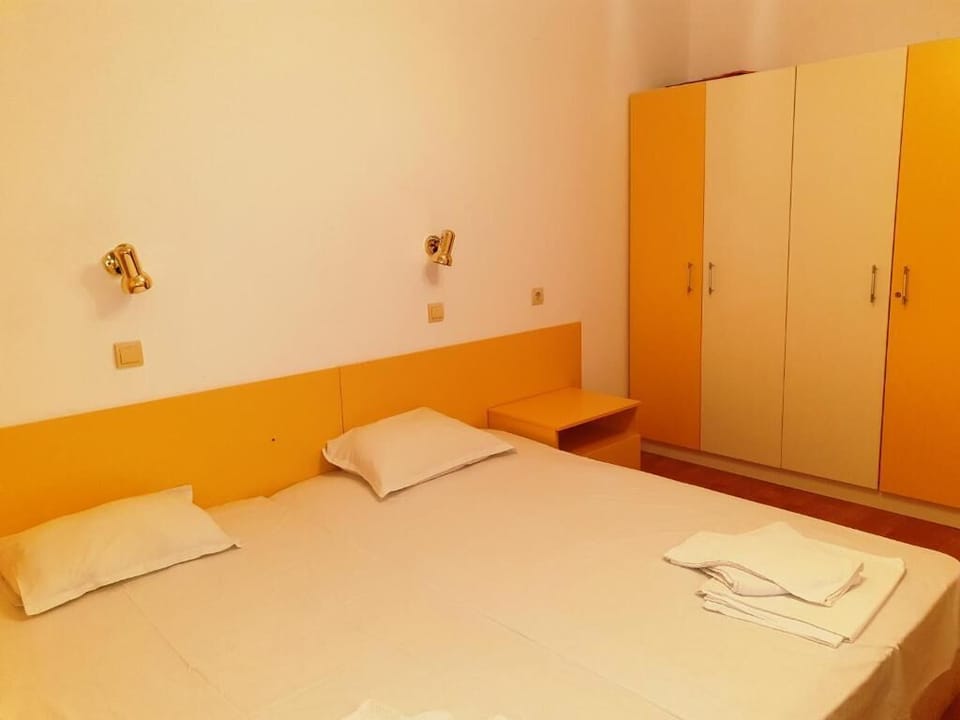 Standard Apartment, 1 Bedroom, Balcony, Partial Sea View | Blackout drapes, iron/ironing board, WiFi (free)