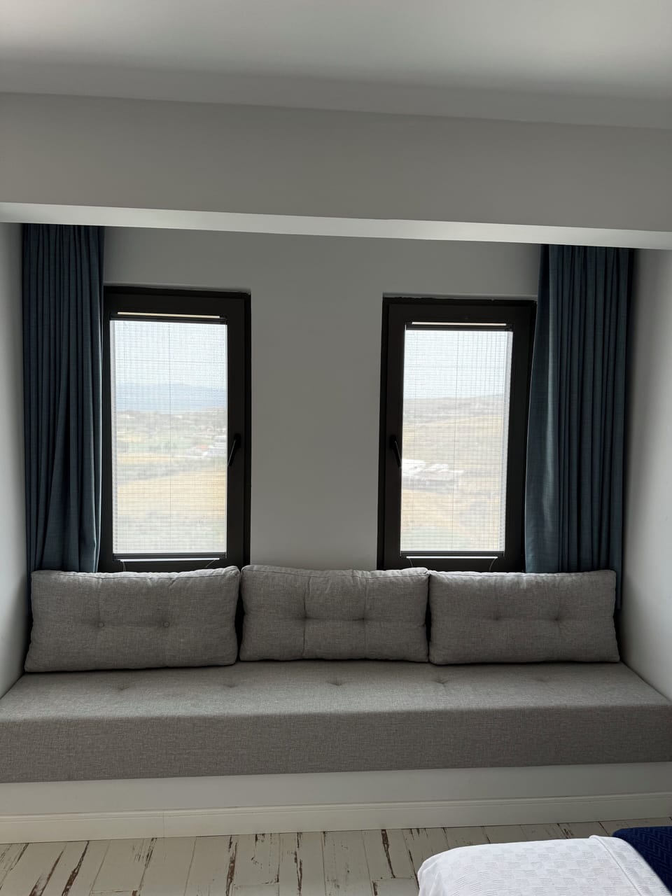 Premium bedding, WiFi (free), bed sheets
