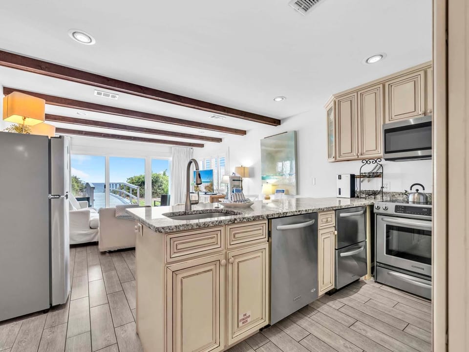 Condo, 1 Double Bed (Ramsgate 2) | Private kitchen | Oven, toaster