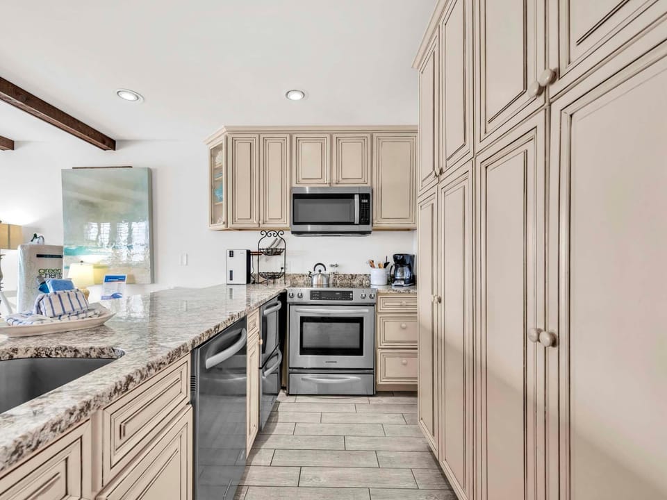 Condo, 1 Double Bed (Ramsgate 2) | Private kitchen | Oven, toaster
