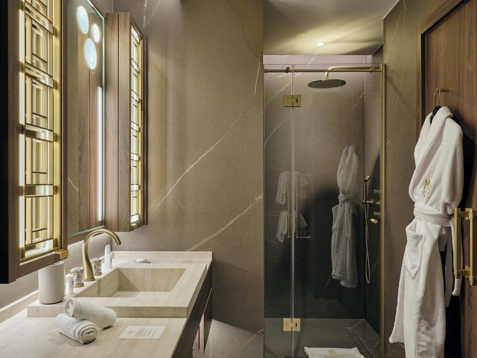 Deluxe Double Room | Bathroom